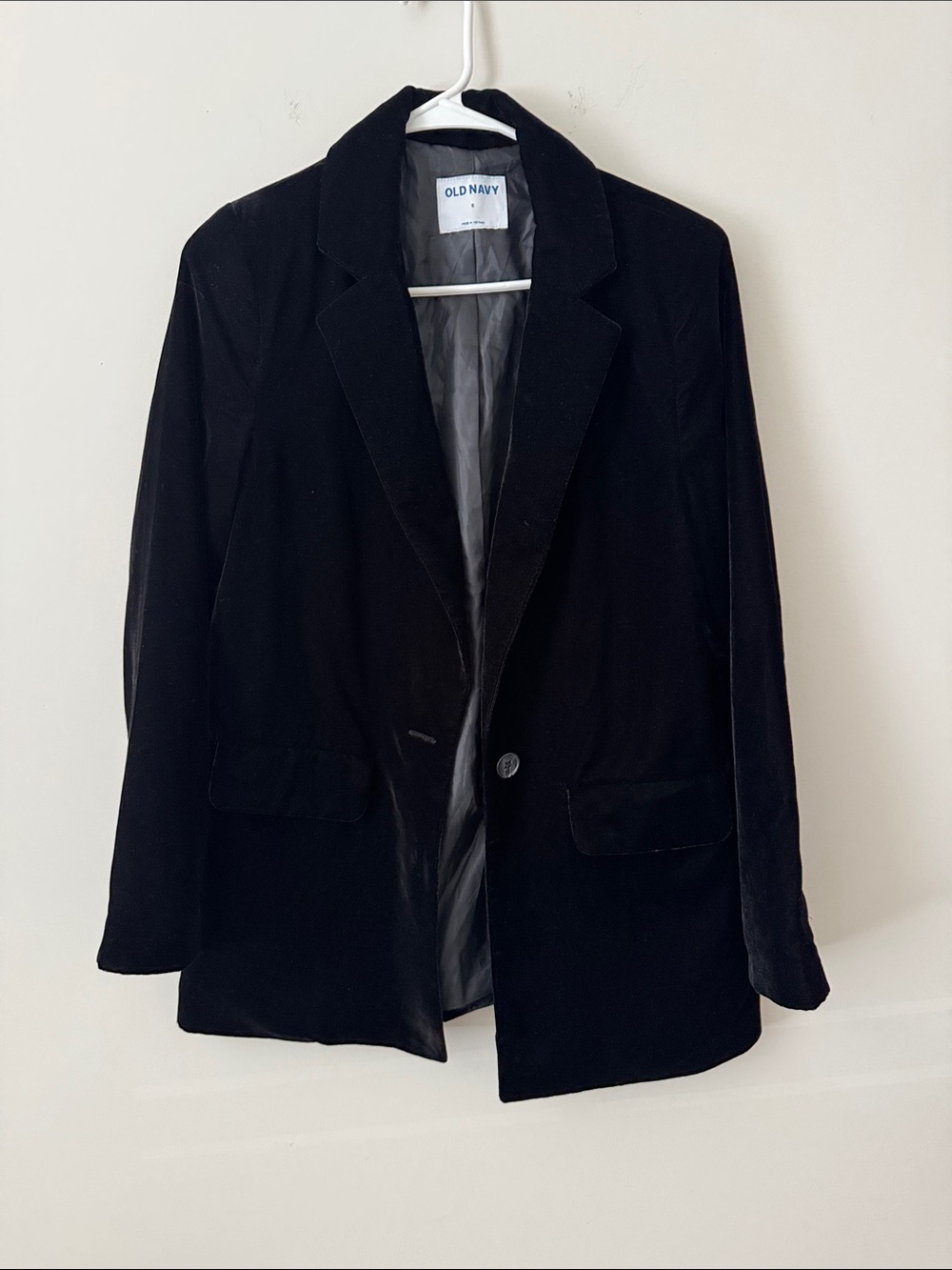 Old Navy Black Women’s Single-Button Velvet Blazer